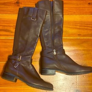 Solemani slim calf women’s zip up boots 8.5